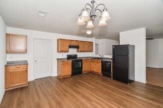 236 Farmington Dr in Harvest, AL - Building Photo - Building Photo