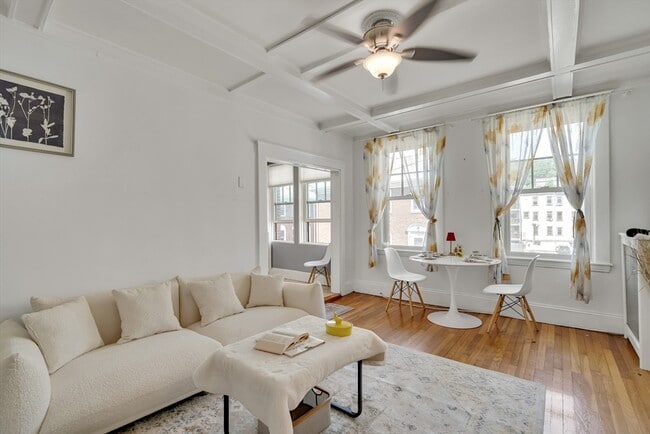 130 Sutherland Rd, Unit #1 in Boston, MA - Building Photo - Building Photo