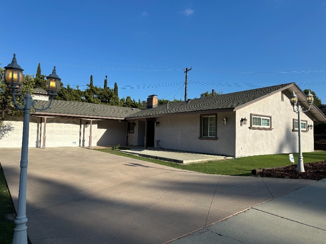 2934 Ilopango Dr