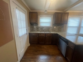 1811 Dimple Ct in Columbia, TN - Foto de edificio - Building Photo