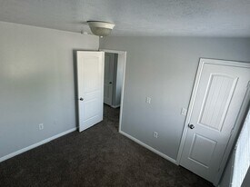 163 Savannah Ln in Ogden, UT - Building Photo