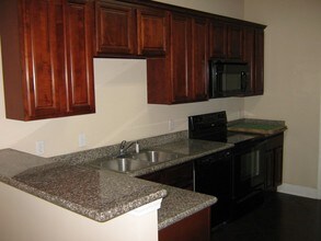 918 E Railroad St in Gulfport, MS - Building Photo - Building Photo