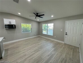 7225 Buchanan Rd in Ft. Myers, FL - Building Photo - Building Photo