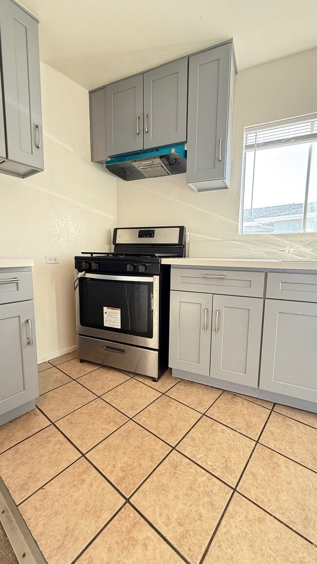 2728 Exposition Pl, Unit 2 in Los Angeles, CA - Building Photo - Building Photo