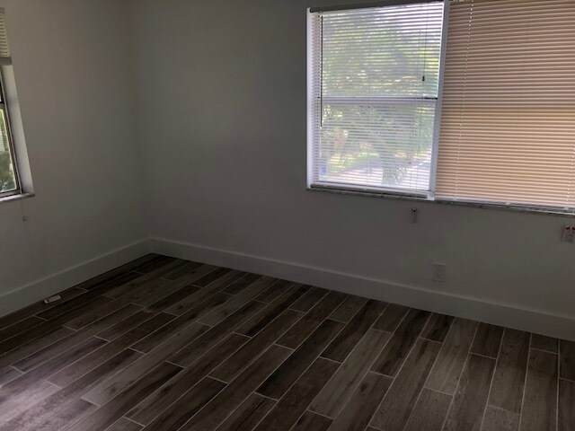 5510 W Lakewood Cir in Margate, FL - Building Photo - Building Photo
