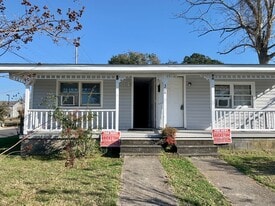 308 N 14th St in Morehead City, NC - Building Photo