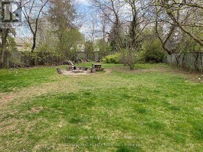 2143 Grange Dr in Mississauga, ON - Building Photo - Building Photo
