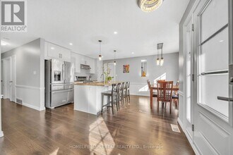 4 Lisa Ct in Hamilton, ON - Building Photo - Building Photo