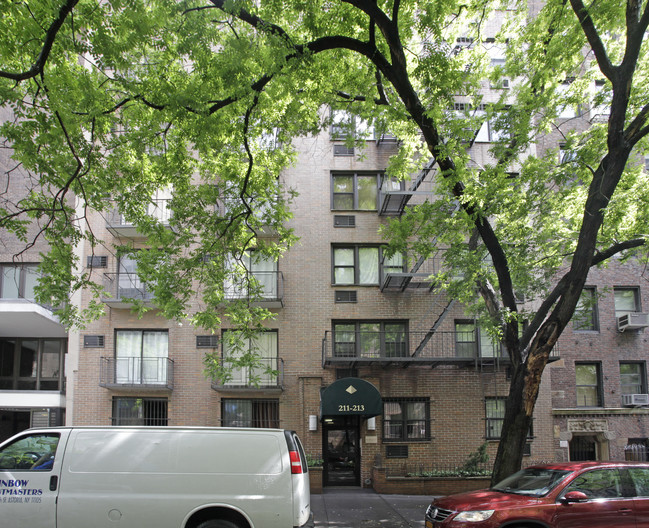 211-213 East 73rd Street in New York, NY - Building Photo - Building Photo