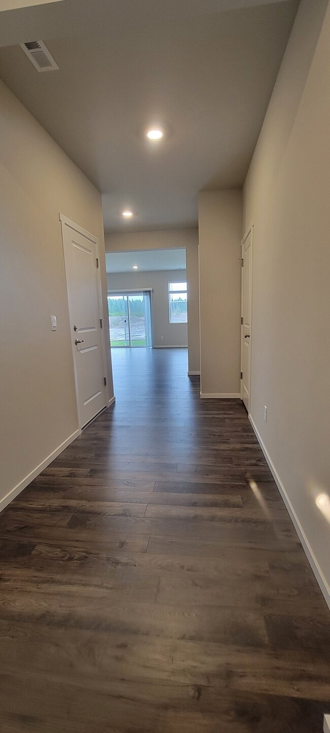 1152 SW Pendleton Way in Port Orchard, WA - Building Photo - Building Photo