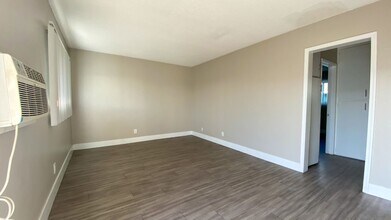 Willow Glen Apartments in San Diego, CA - Building Photo - Interior Photo