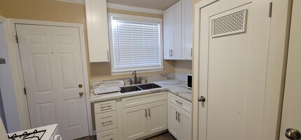 2016 W 35th St, Unit 2016 W 35th Street LA CA in Los Angeles, CA - Foto de edificio - Building Photo