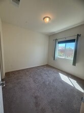 737 Betten St in Los Banos, CA - Building Photo - Building Photo