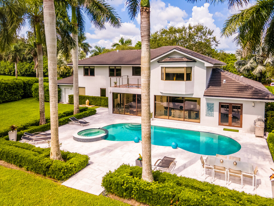4242 SW 107th Way in Davie, FL - Building Photo