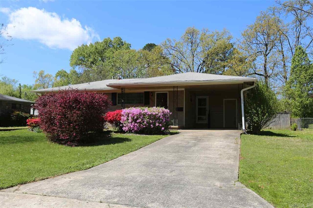 312 Wedgewood Rd in Little Rock, AR - Building Photo