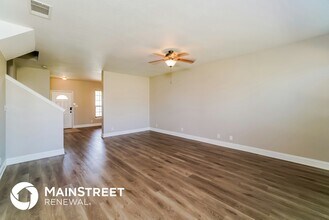 5671 Midcrown Dr in San Antonio, TX - Building Photo - Building Photo