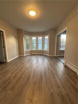 4 Jay St in Westerly, RI - Building Photo