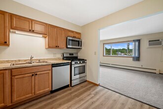 West Ridge Luxury Apartments in Burlington, WI - Foto de edificio - Building Photo