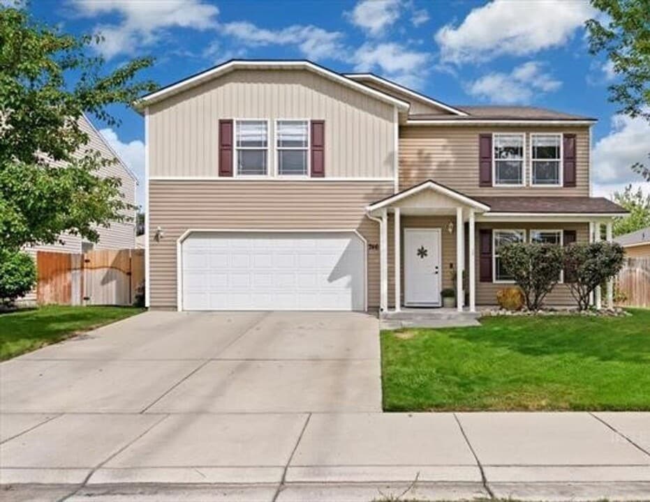 746 S Jarbidge Ave in Middleton, ID - Building Photo