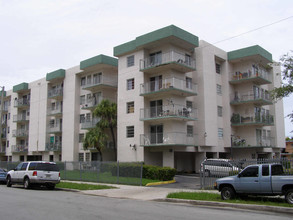 City View Apartments in Miami, FL - Building Photo - Building Photo