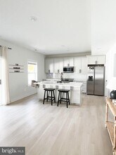 4938 Rullman Rd in Shady Side, MD - Foto de edificio - Building Photo