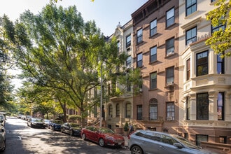 26 85th St in New York, NY - Foto de edificio - Building Photo