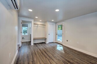 11331 Sand Point Way NE in Seattle, WA - Building Photo - Building Photo