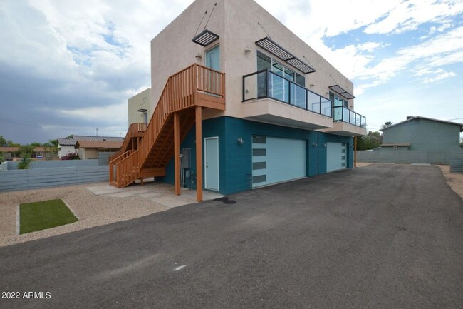 property at 1106 S Montezuma Ave
