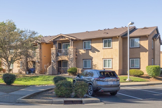 Glenview Apartments in Cameron Park, CA - Building Photo - Building Photo