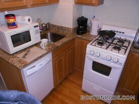 165 Hemenway St, Unit 5 in Boston, MA - Building Photo