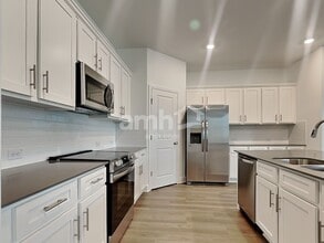 37941 Dusty Saddle Ln in Zephyrhills, FL - Foto de edificio - Building Photo