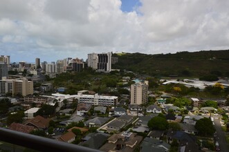1717 Mott Smith Dr in Honolulu, HI - Building Photo - Building Photo