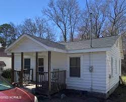 606 S 2nd St in Pinetops, NC - Building Photo