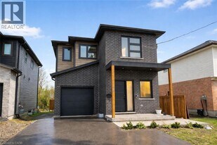 18 Stanley Ave in Kitchener, ON - Building Photo