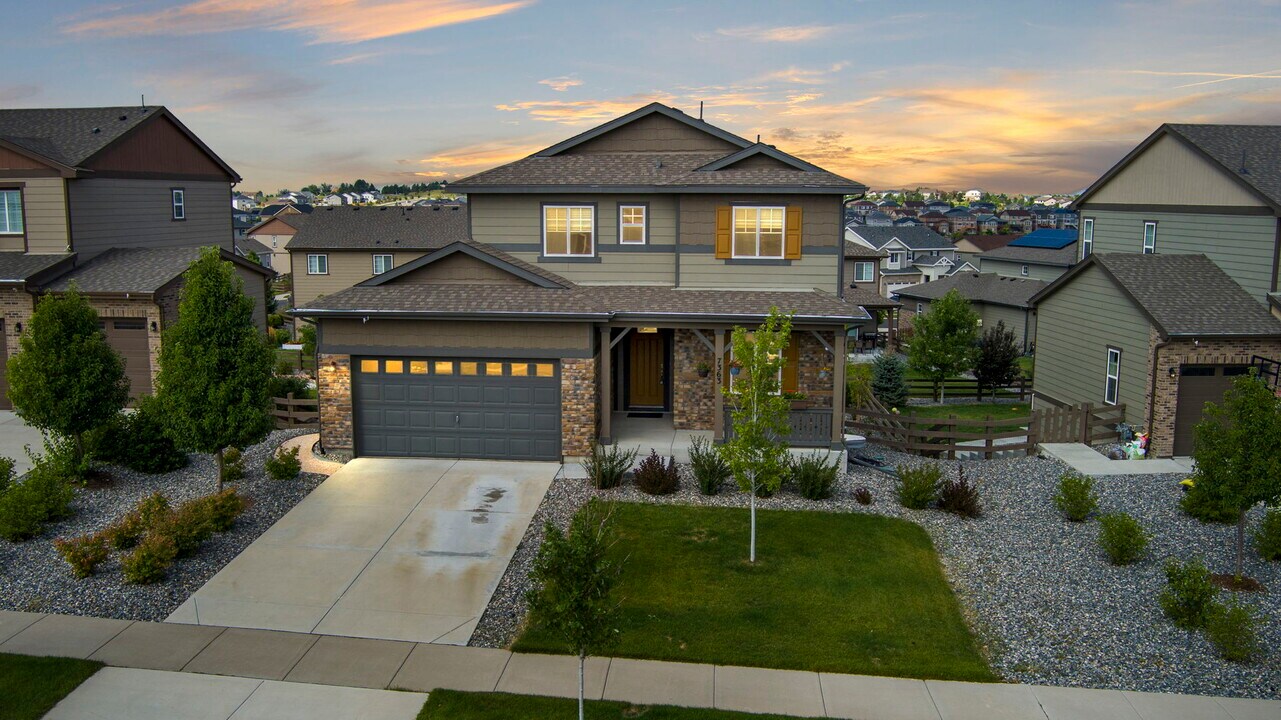 7363 S Scottsburg Way in Aurora, CO - Building Photo