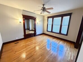 2107 W North Ave, Unit 1 in Chicago, IL - Building Photo - Building Photo