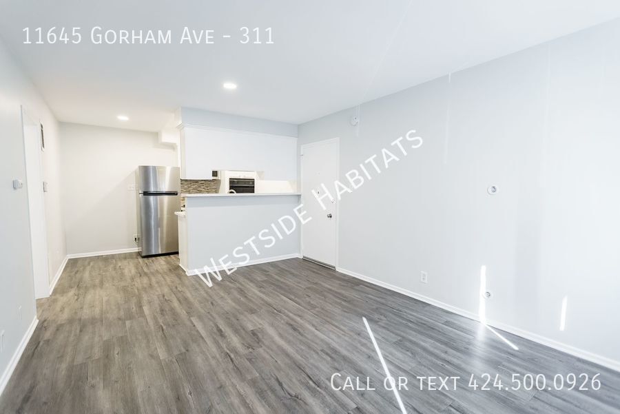 11645 Gorham Ave in Los Angeles, CA - Building Photo