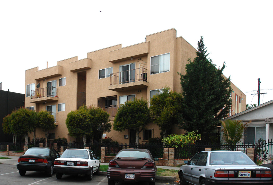 1473 Elm Ave in Long Beach, CA - Building Photo