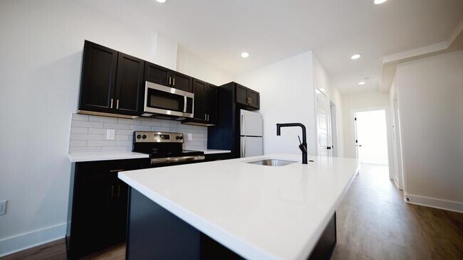 6830 Ridge Ave in Philadelphia, PA - Building Photo - Building Photo