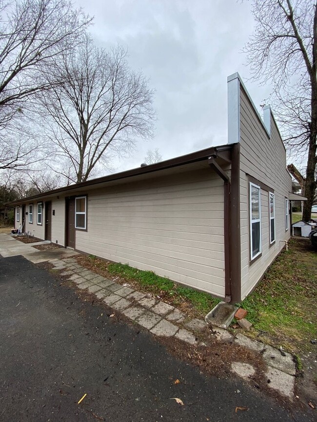 property at 513 S 11th St
