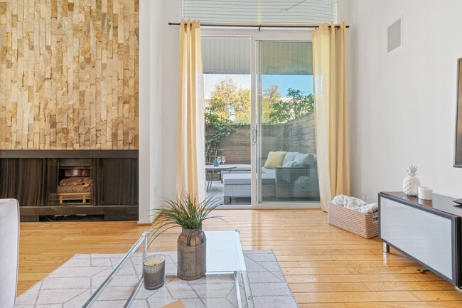 property at 4725 La Villa Marina