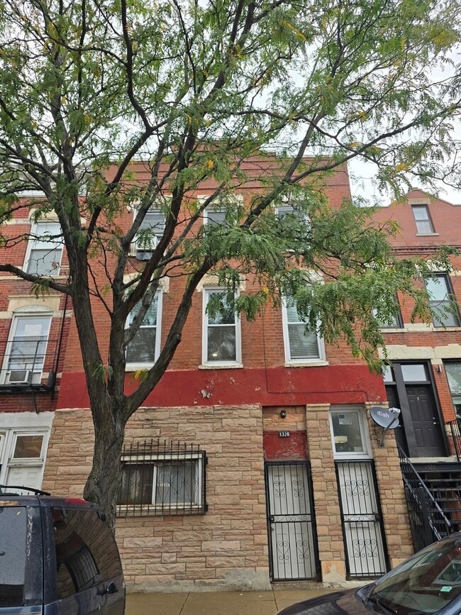 property at 1328 W 19th St