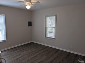 8320 Binkley St in Pensacola, FL - Building Photo - Building Photo
