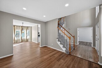 5466 S Tibet St in Aurora, CO - Foto de edificio - Building Photo