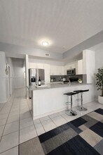 10909 NW 43rd Ln in Doral, FL - Building Photo - Building Photo