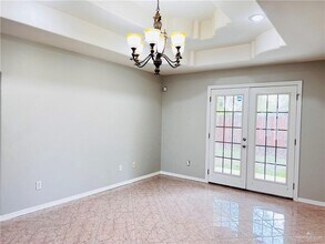 18 La Vista St in McAllen, TX - Building Photo - Building Photo