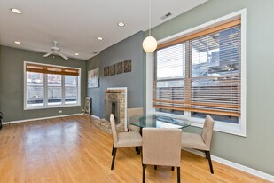 1317 N Wicker Park Ave in Chicago, IL - Building Photo