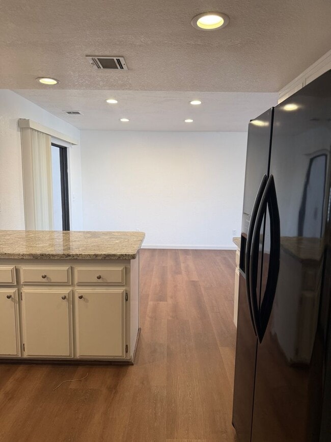 7847 Braceo St in Hesperia, CA - Building Photo - Building Photo