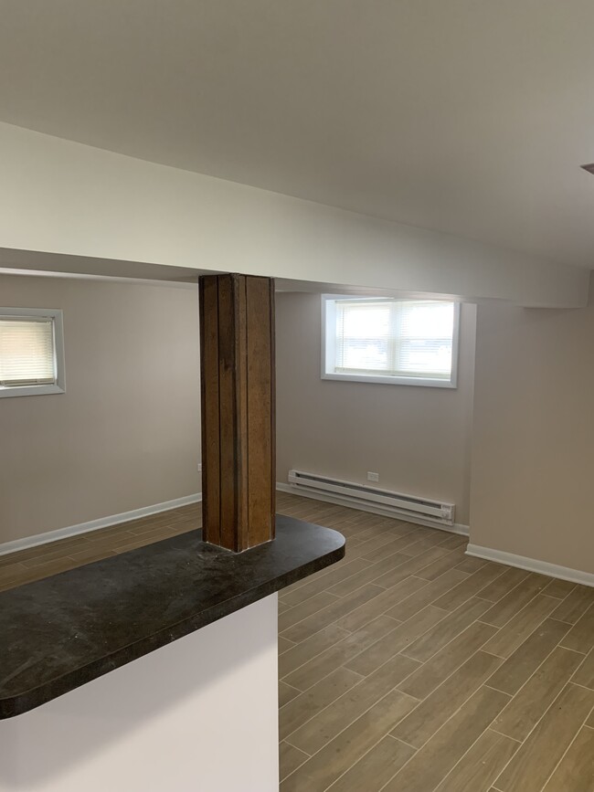 5015 Crain St, Unit Garden in Skokie, IL - Building Photo - Building Photo