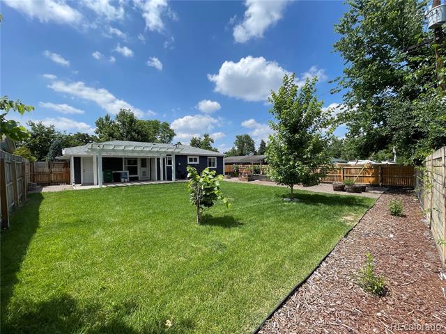 property at 1430 S Grape St